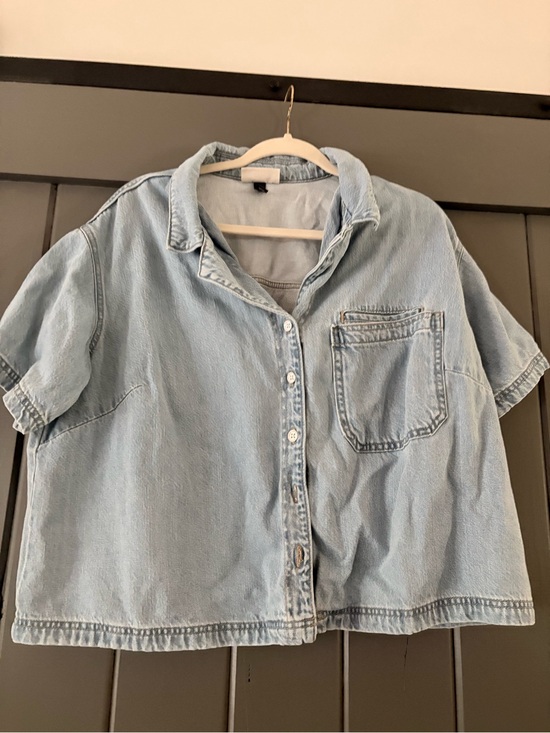 Universal Thread Tops - Universal Thread Light Blue Denim Button-Down Shirt
